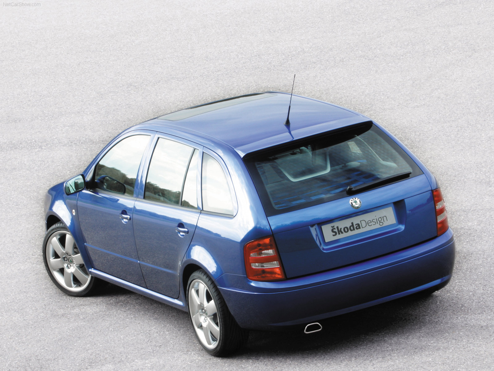 Skoda-Fabia_Paris_Concept_2002_1600x1200_wallpaper_04.jpg