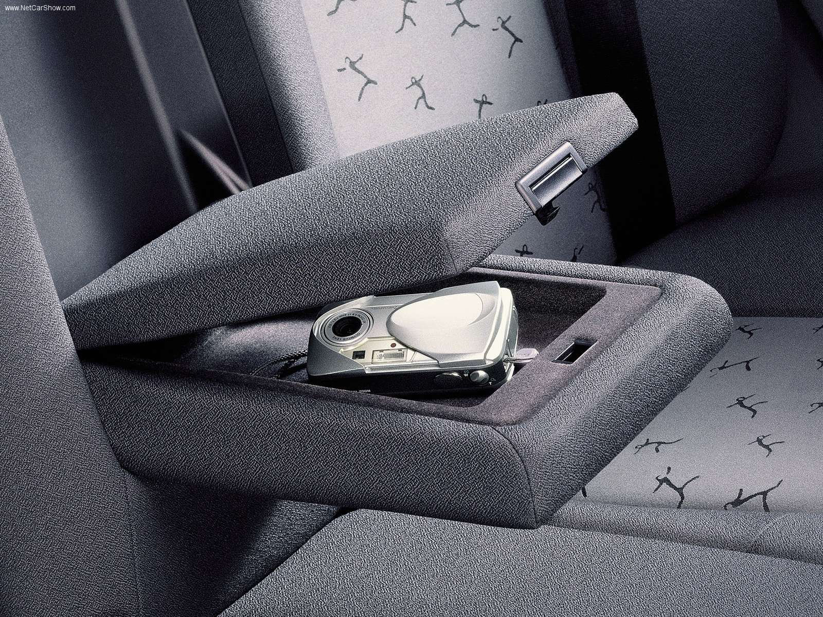 Skoda-Fabia_2003_1600x1200_wallpaper_0b.jpg