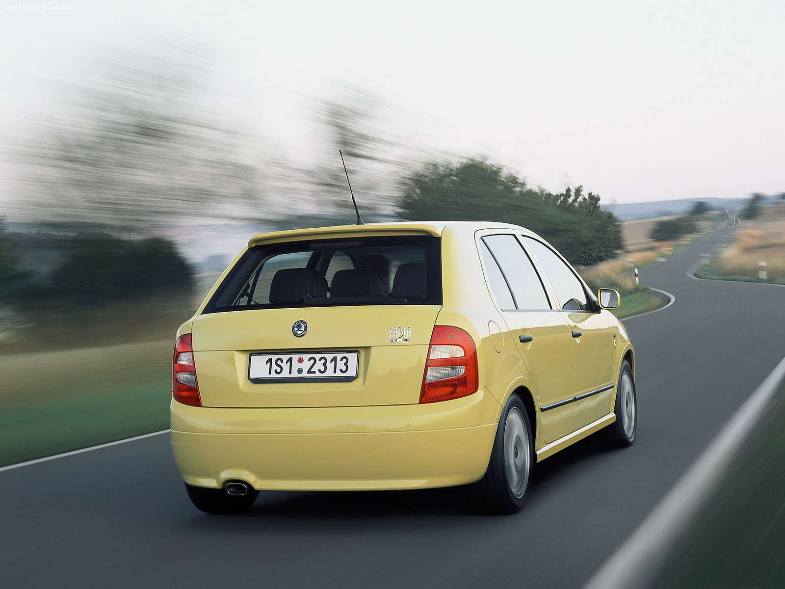 Skoda-Fabia_2003_1600x1200_wallpaper_05.jpg