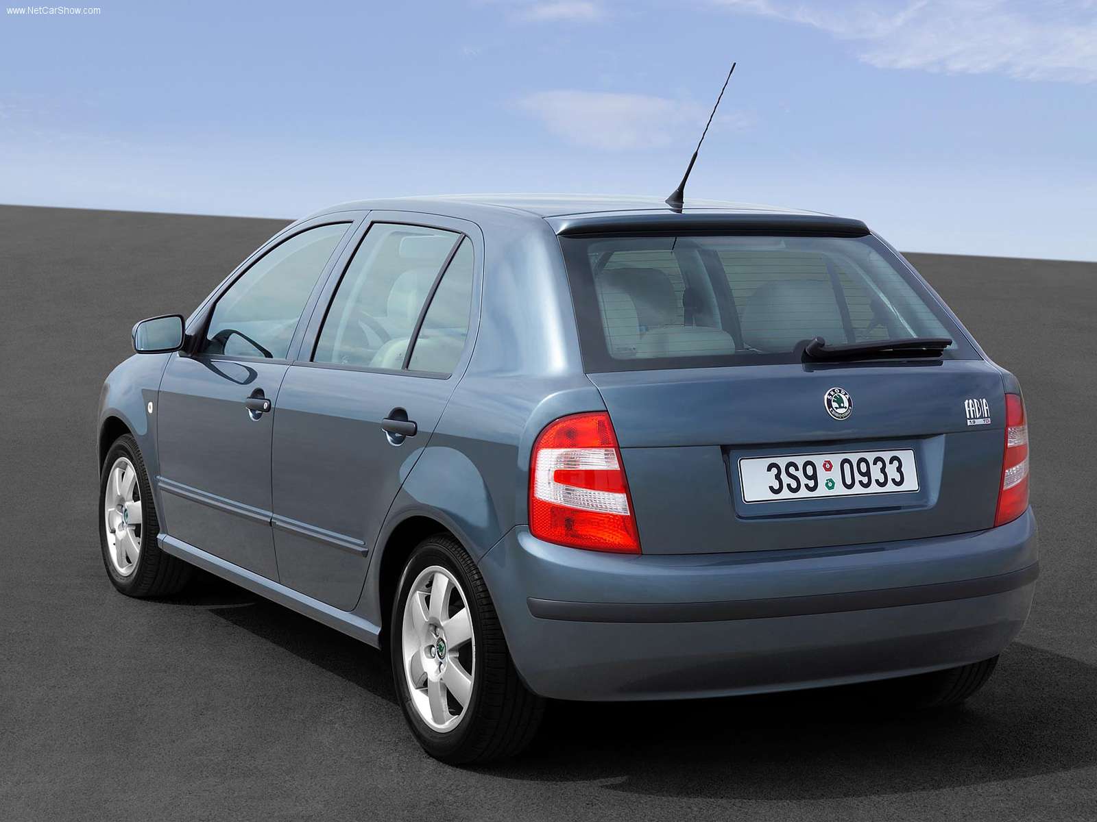 Skoda-Fabia_2005_1600x1200_wallpaper_06.jpg