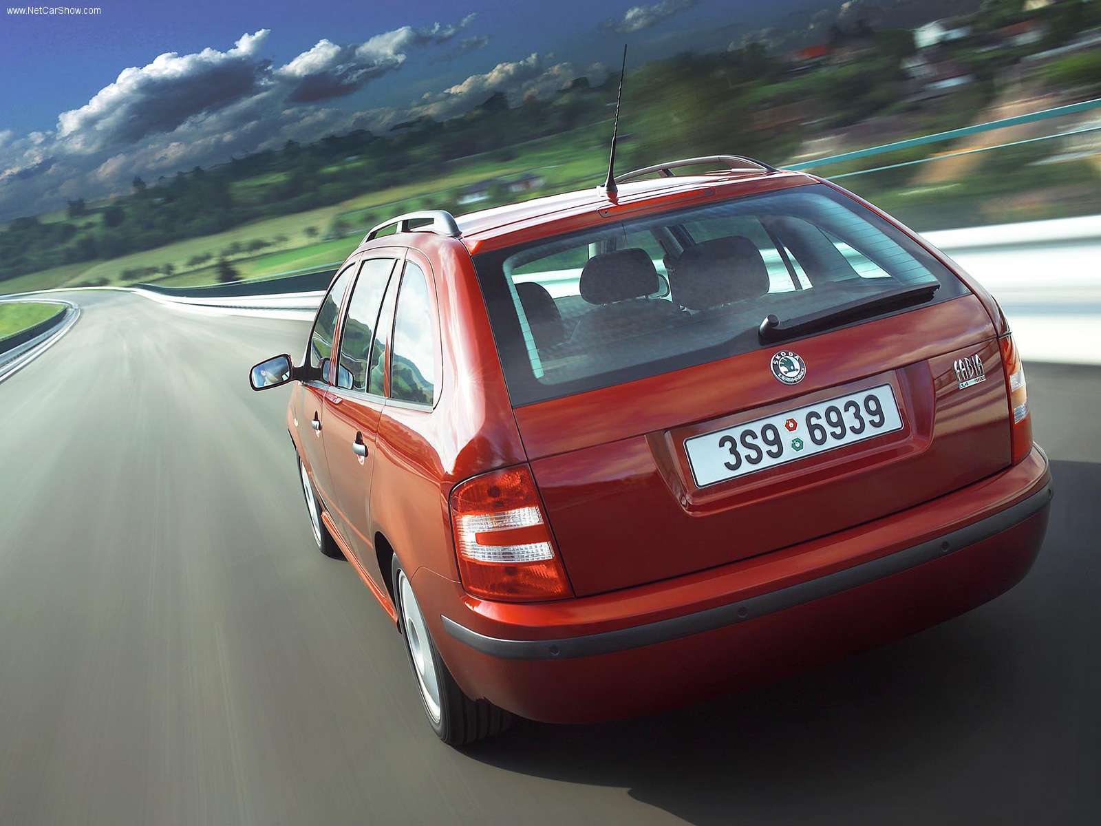 Skoda-Fabia_Combi_2005_1600x1200_wallpaper_05.jpg