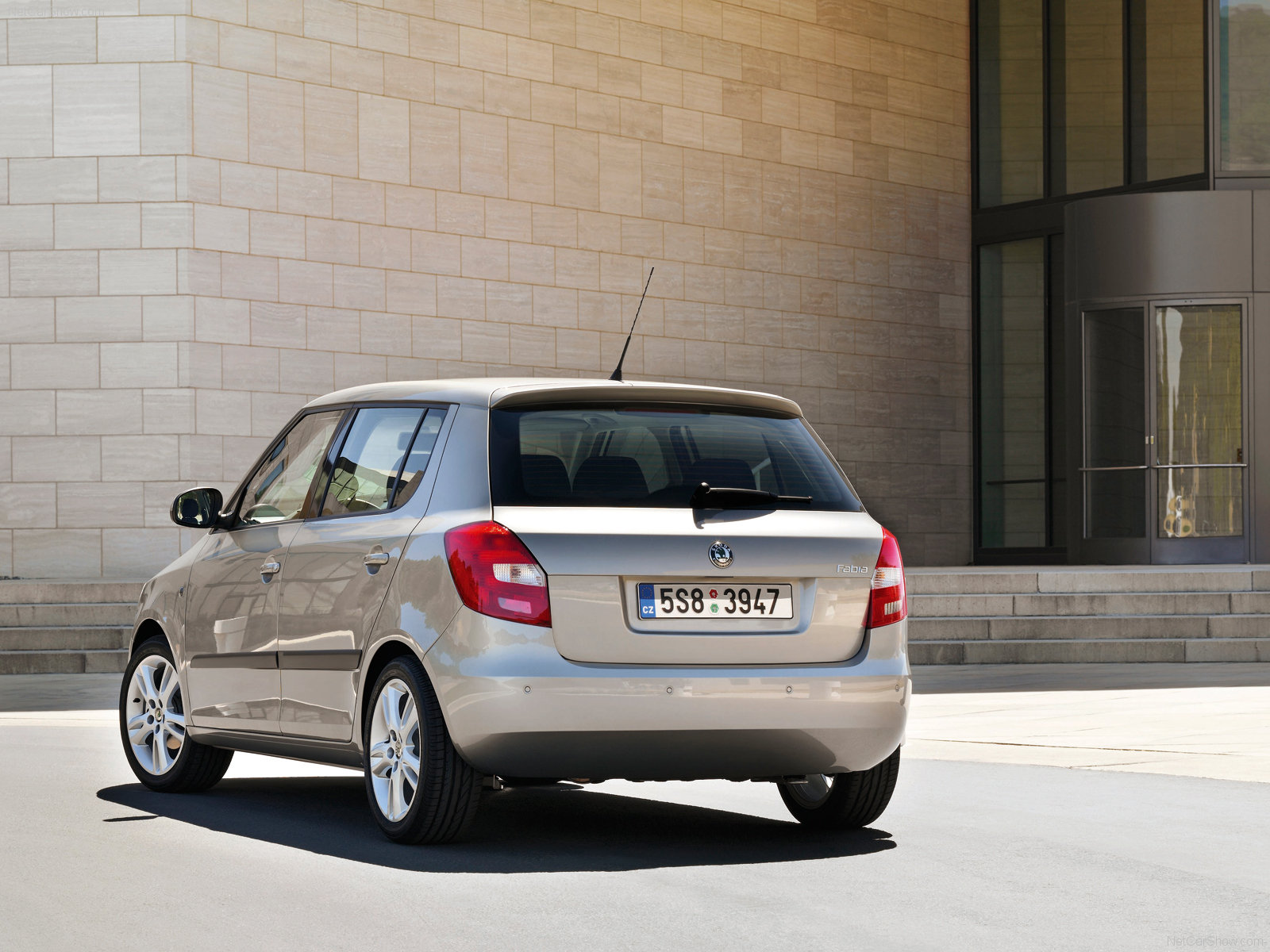 Skoda-Fabia_2007_1600x1200_wallpaper_0f.jpg