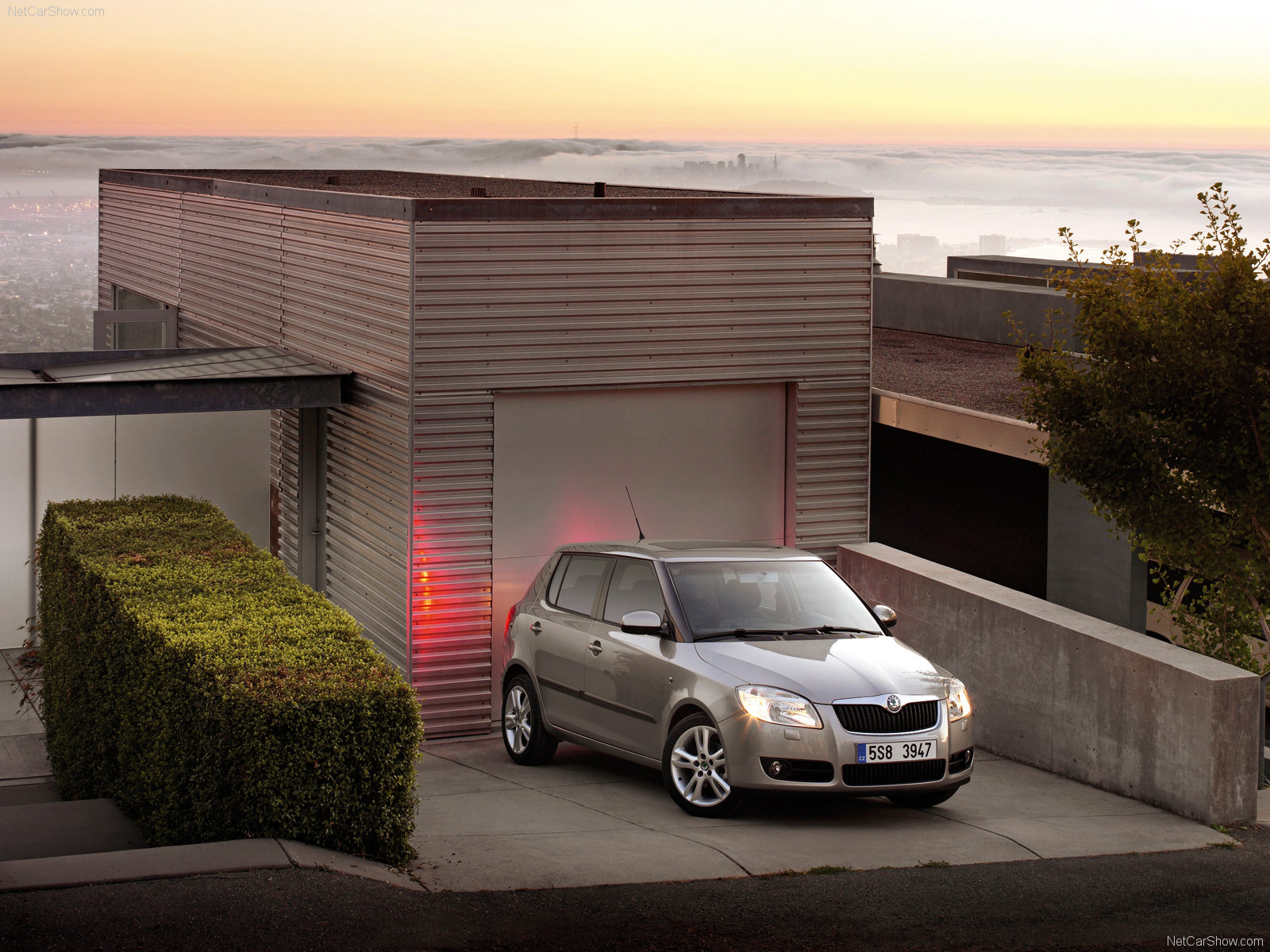 Skoda-Fabia_2007_1600x1200_wallpaper_04.jpg