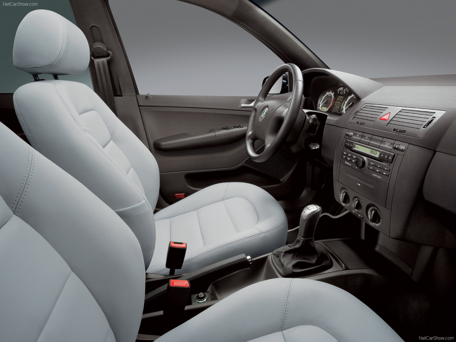 Skoda-Fabia_2007_1600x1200_wallpaper_16.jpg