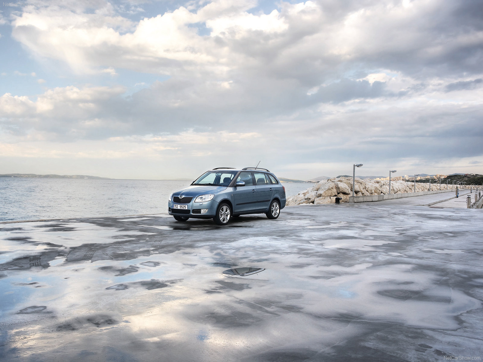 Skoda-Fabia_Combi_2008_1600x1200_wallpaper_0f.jpg