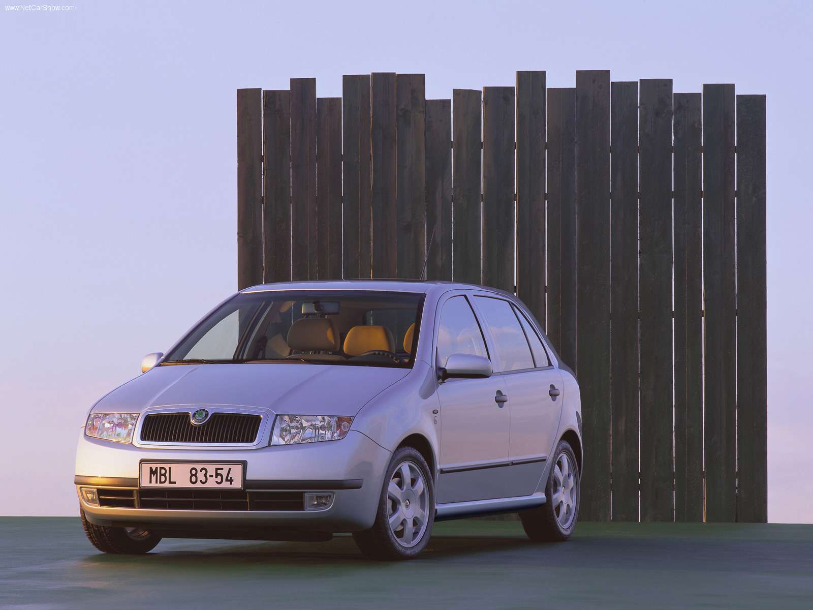 Skoda-Fabia_2000_1600x1200_wallpaper_08.jpg