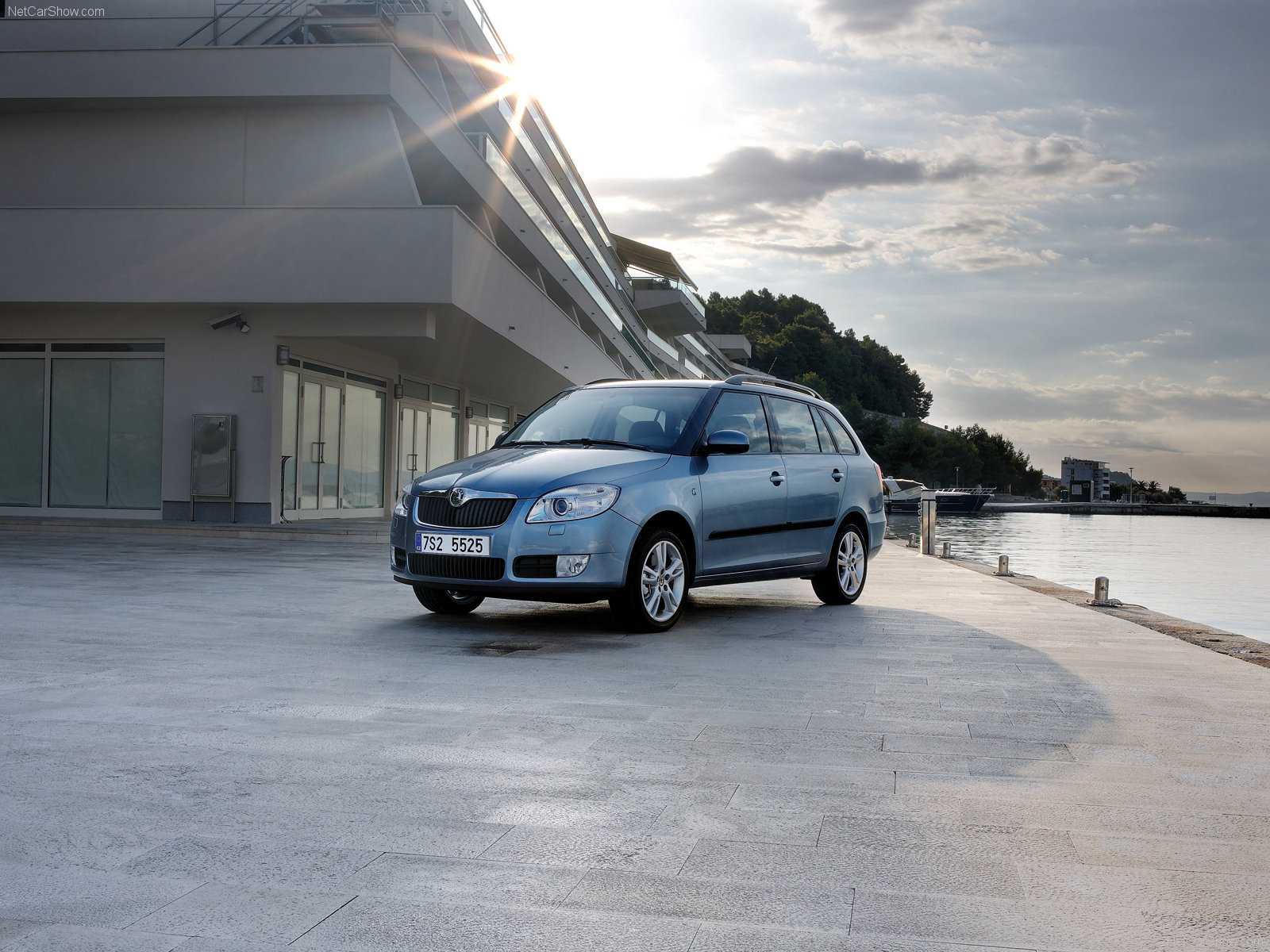 Skoda-Fabia_Combi_2008_1600x1200_wallpaper_03.jpg