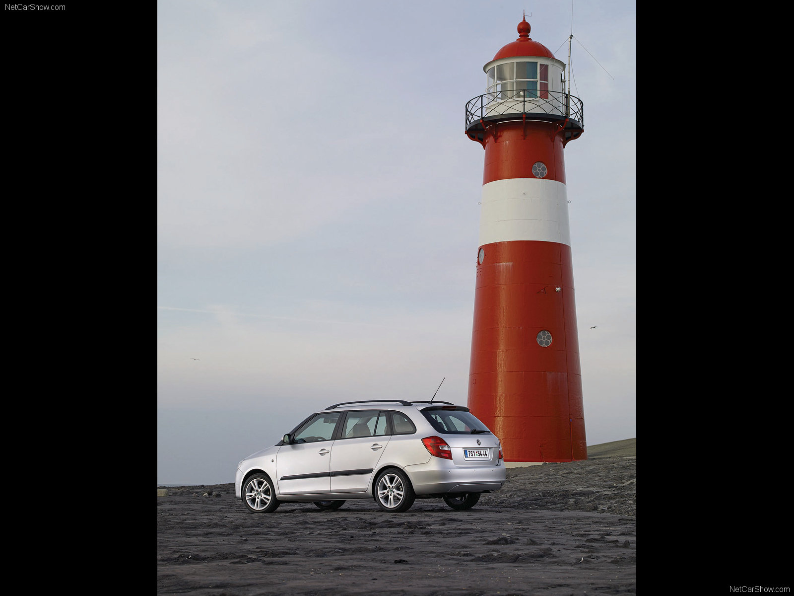 Skoda-Fabia_Combi_2008_1600x1200_wallpaper_85.jpg