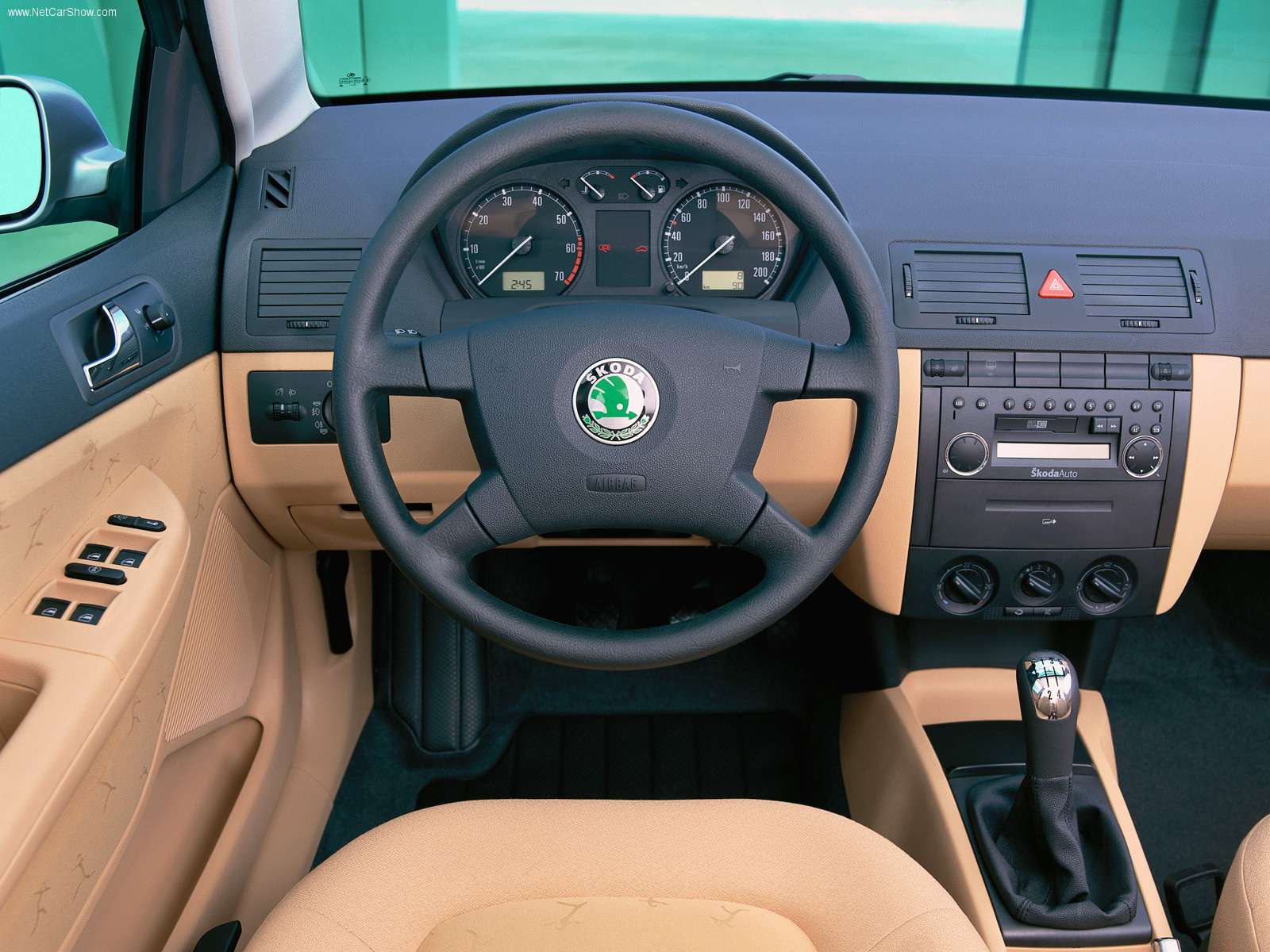 Skoda-Fabia_2000_1600x1200_wallpaper_24.jpg