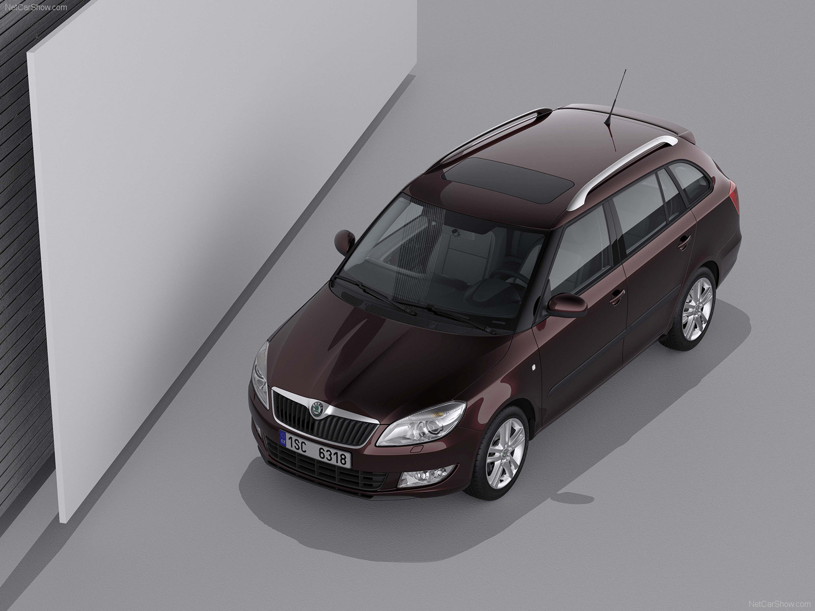 Skoda-Fabia_Combi_2011_1600x1200_wallpaper_07.jpg