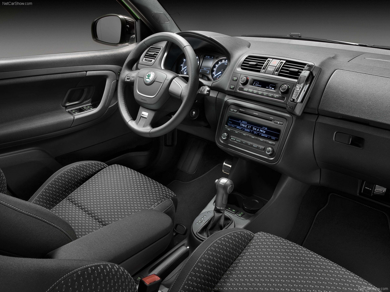 Skoda-Fabia_RS_2011_1600x1200_wallpaper_0c.jpg