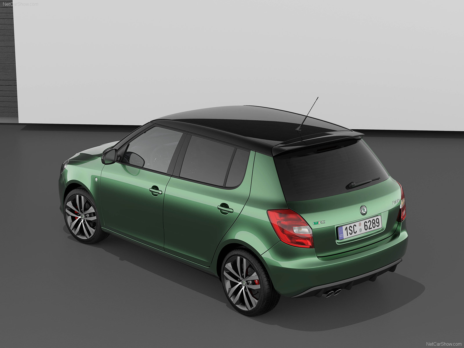 Skoda-Fabia_RS_2011_1600x1200_wallpaper_08.jpg
