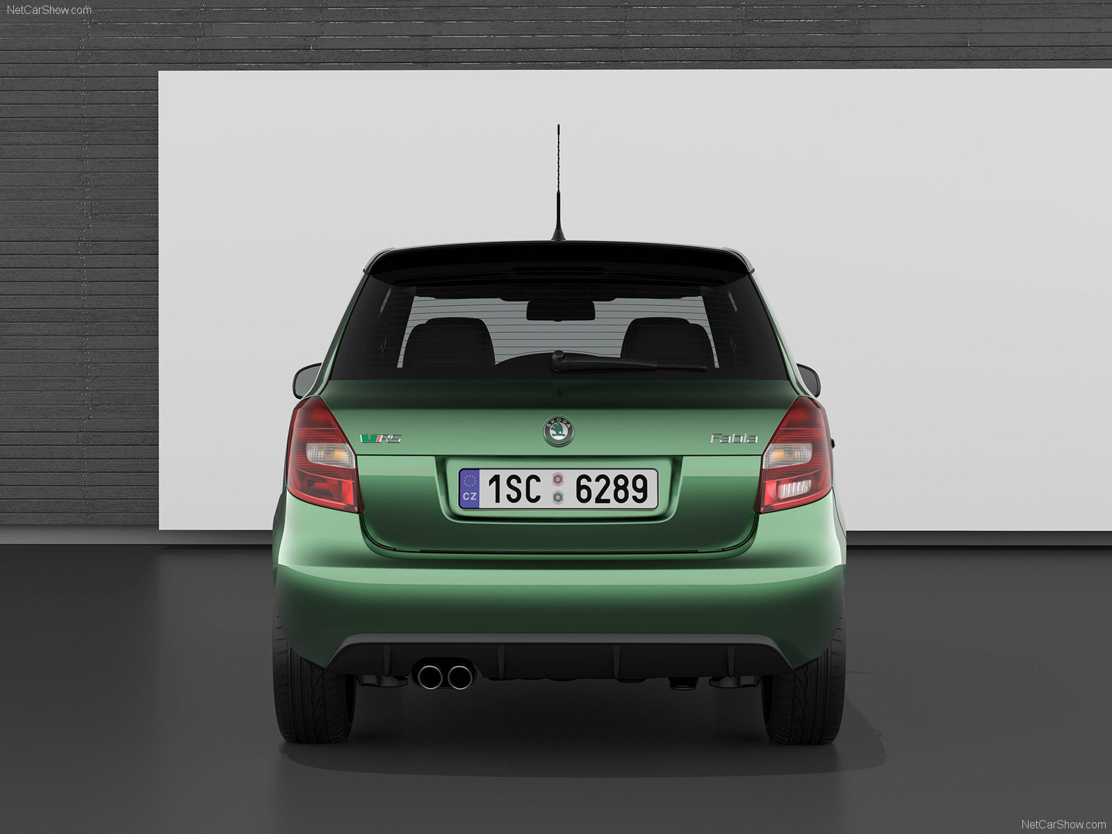 Skoda-Fabia_RS_2011_1600x1200_wallpaper_09.jpg