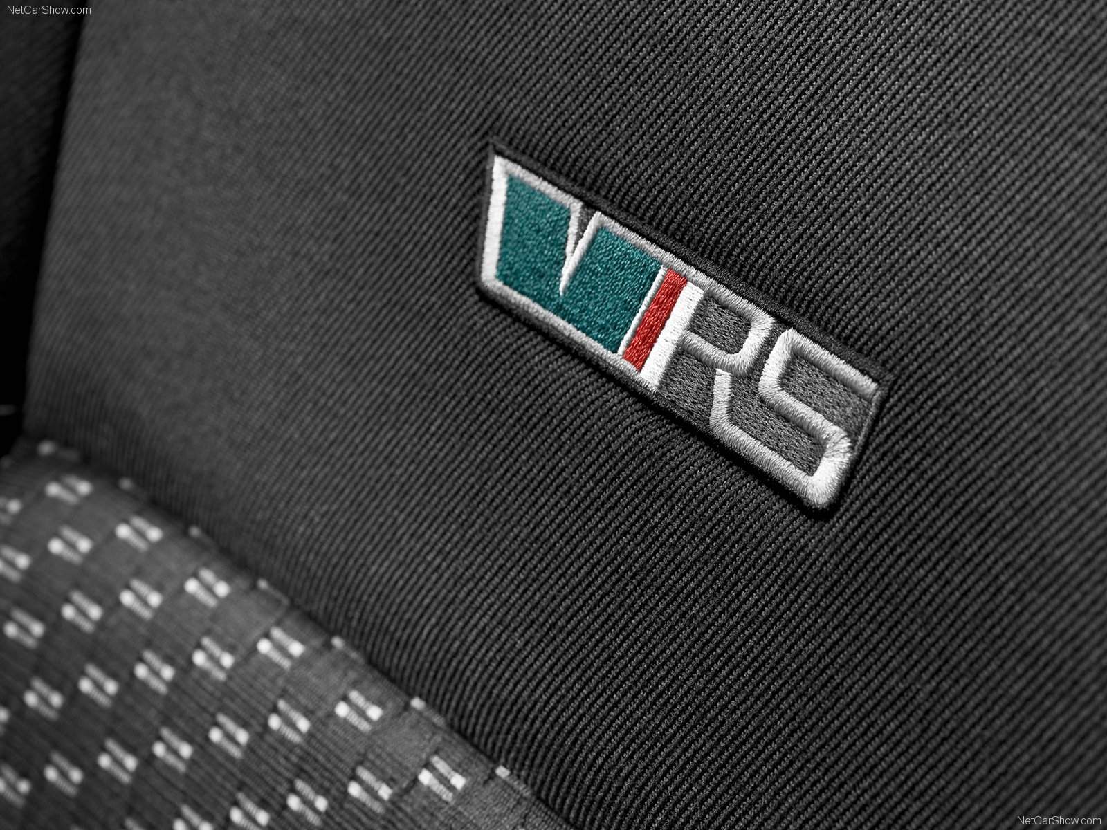 Skoda-Fabia_RS_2011_1600x1200_wallpaper_10.jpg