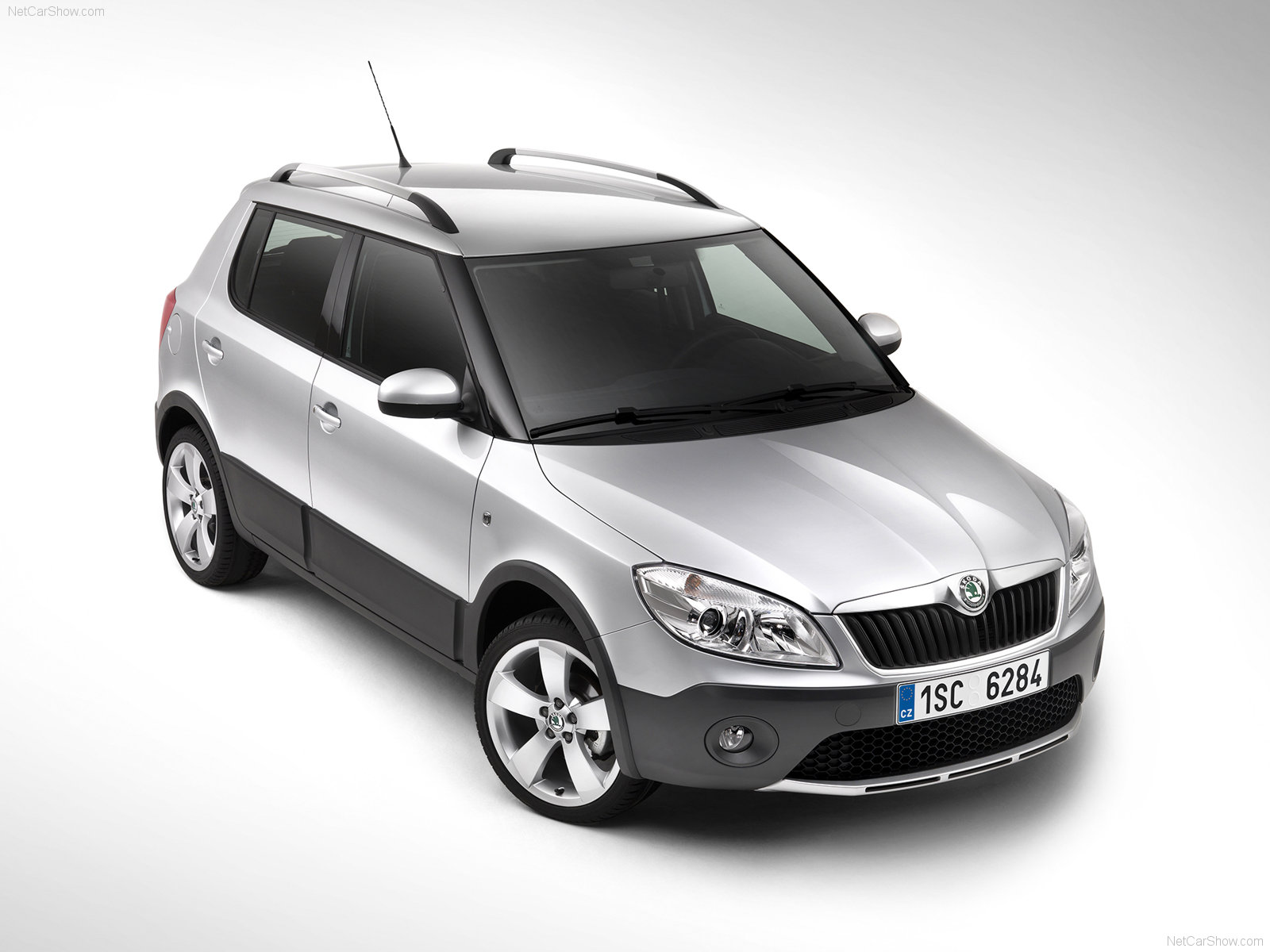 Skoda-Fabia_Scout_2011_1600x1200_wallpaper_01.jpg