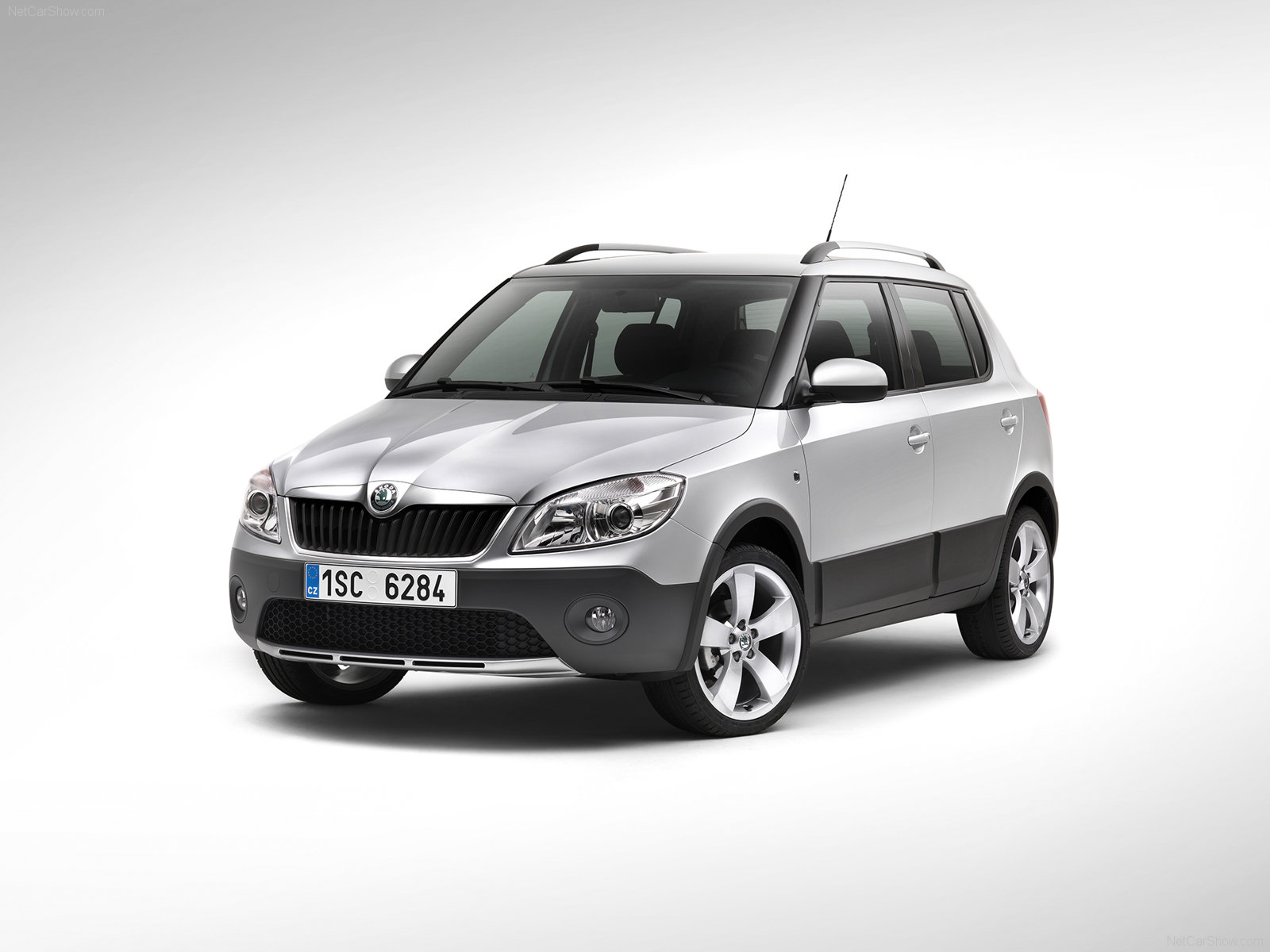 Skoda-Fabia_Scout_2011_1600x1200_wallpaper_02.jpg