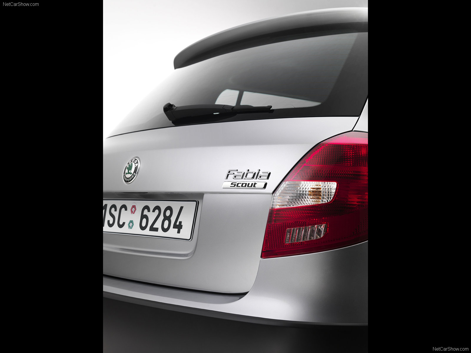 Skoda-Fabia_Scout_2011_1600x1200_wallpaper_05.jpg