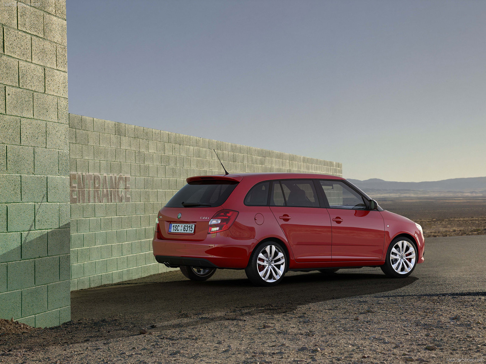 Skoda-Fabia_Combi_RS_2011_1600x1200_wallpaper_04.jpg