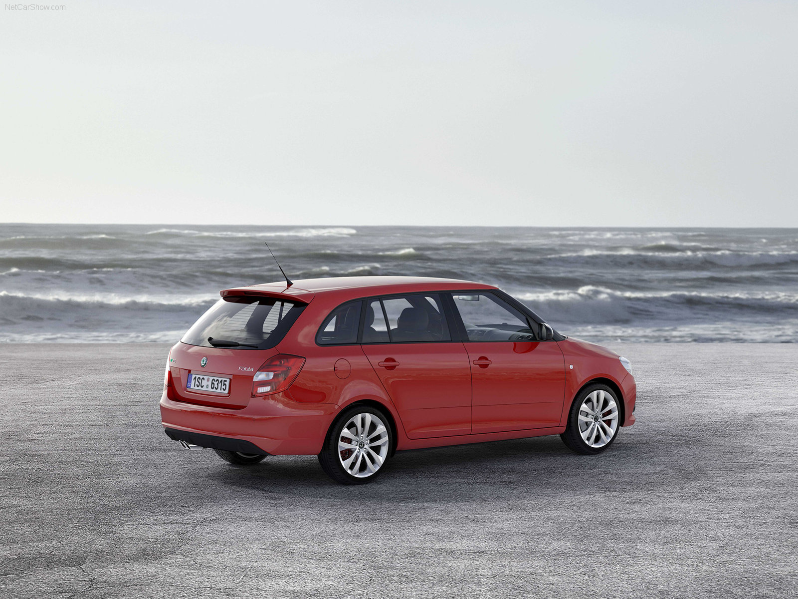 Skoda-Fabia_Combi_RS_2011_1600x1200_wallpaper_05.jpg