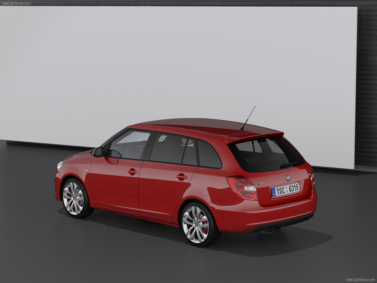 Skoda-Fabia_Combi_RS_2011_1600x1200_wallpaper_07.jpg