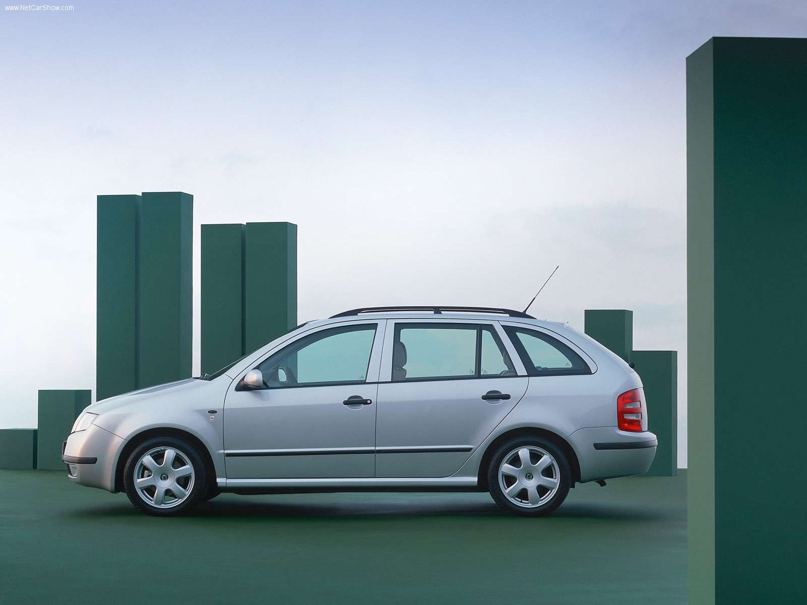 Skoda-Fabia_Combi_2000_1600x1200_wallpaper_09.jpg