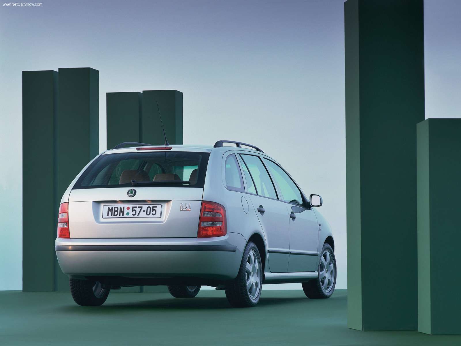 Skoda-Fabia_Combi_2000_1600x1200_wallpaper_19.jpg