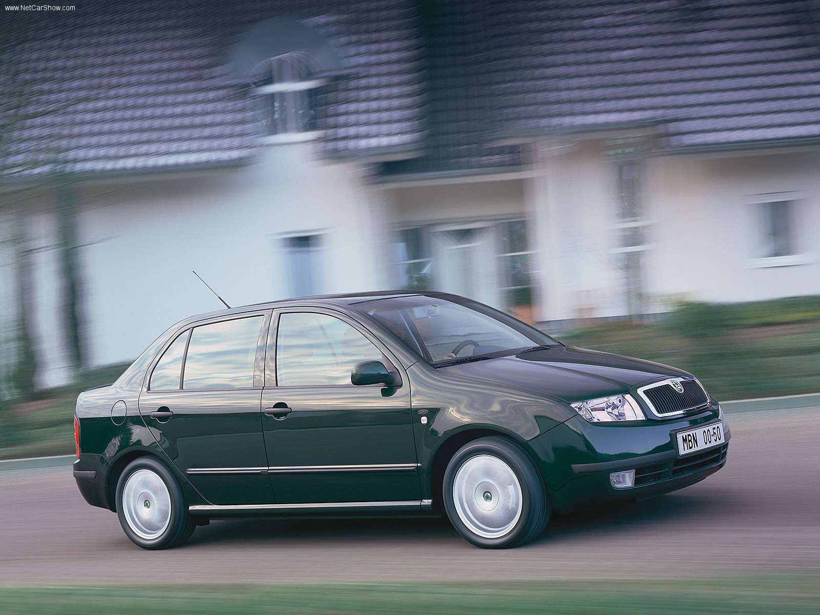 Skoda-Fabia_Sedan_2001_1600x1200_wallpaper_03.jpg