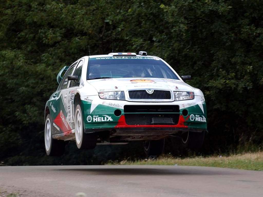 Skoda-Fabia_WRC_05_2000_1024x768_wallpaper_02.jpg