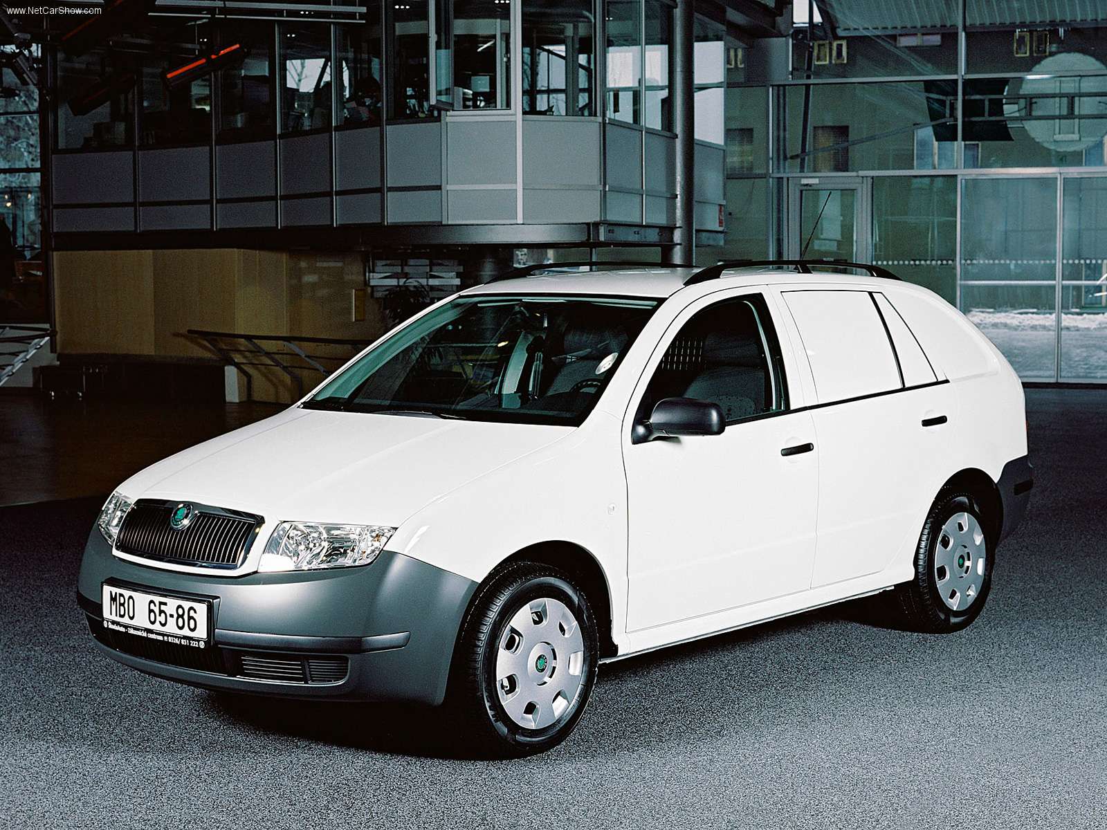 Skoda-Fabia_Praktik_2002_1600x1200_wallpaper_02.jpg