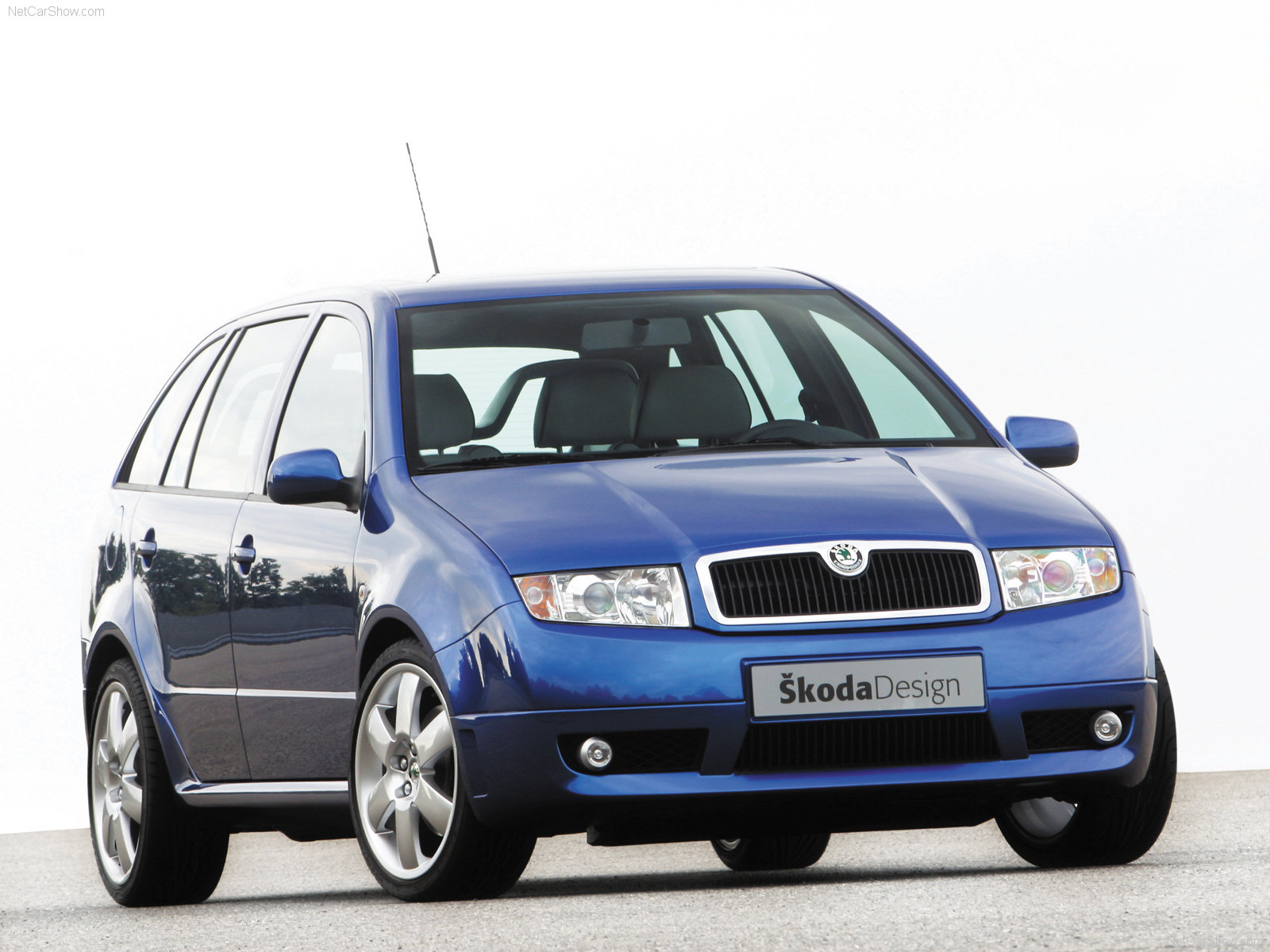 Skoda-Fabia_Paris_Concept_2002_1600x1200_wallpaper_01.jpg